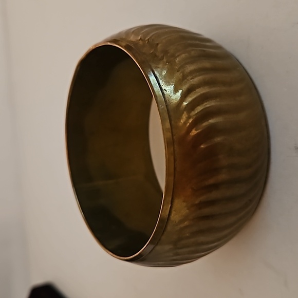 Vintage Bronzetone Brass Wide 2 5/8"Dia Bangle Bracelet - Picture 4 of 5